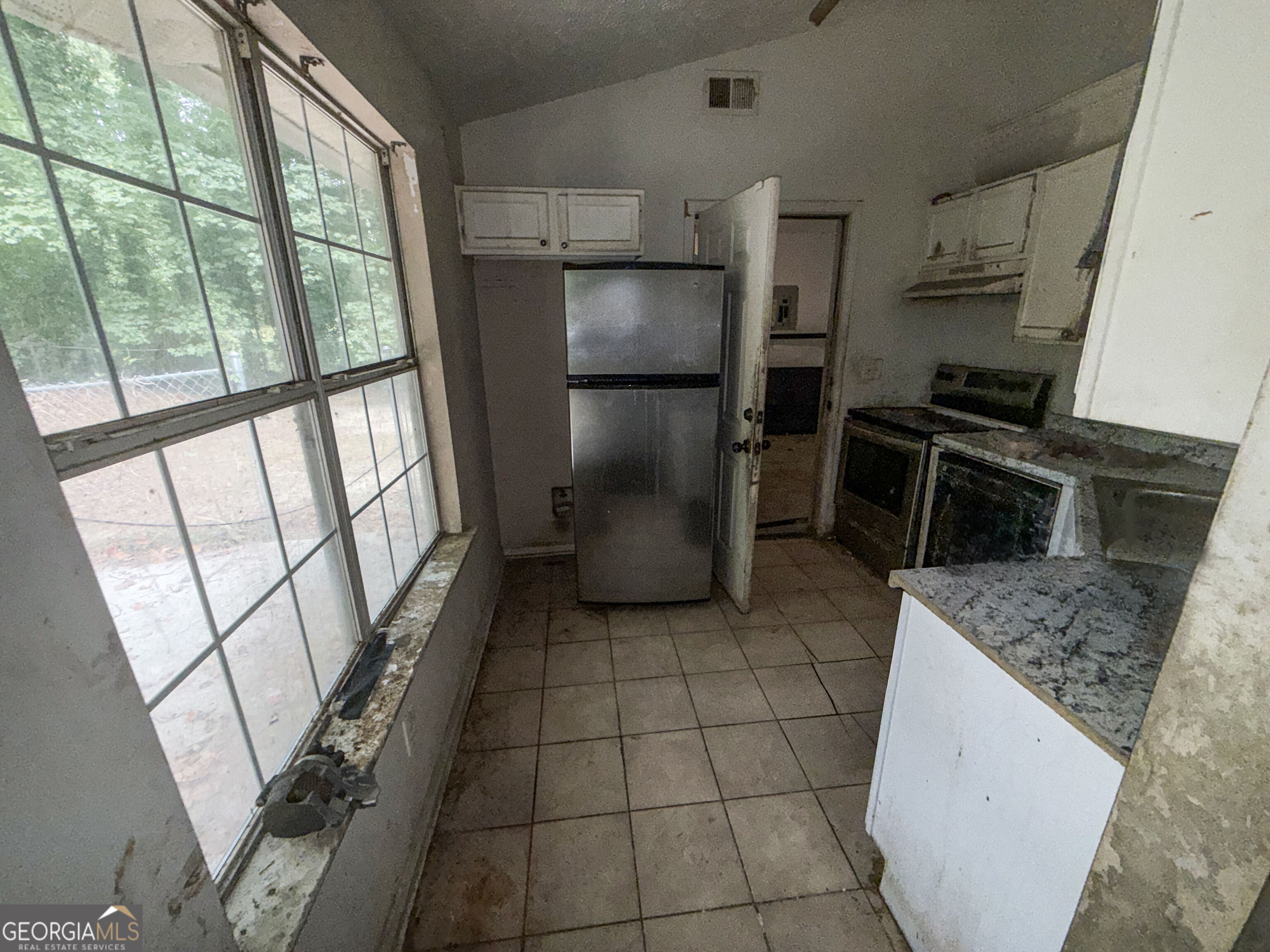 2033 Pine Cone Drive Property Photo 8
