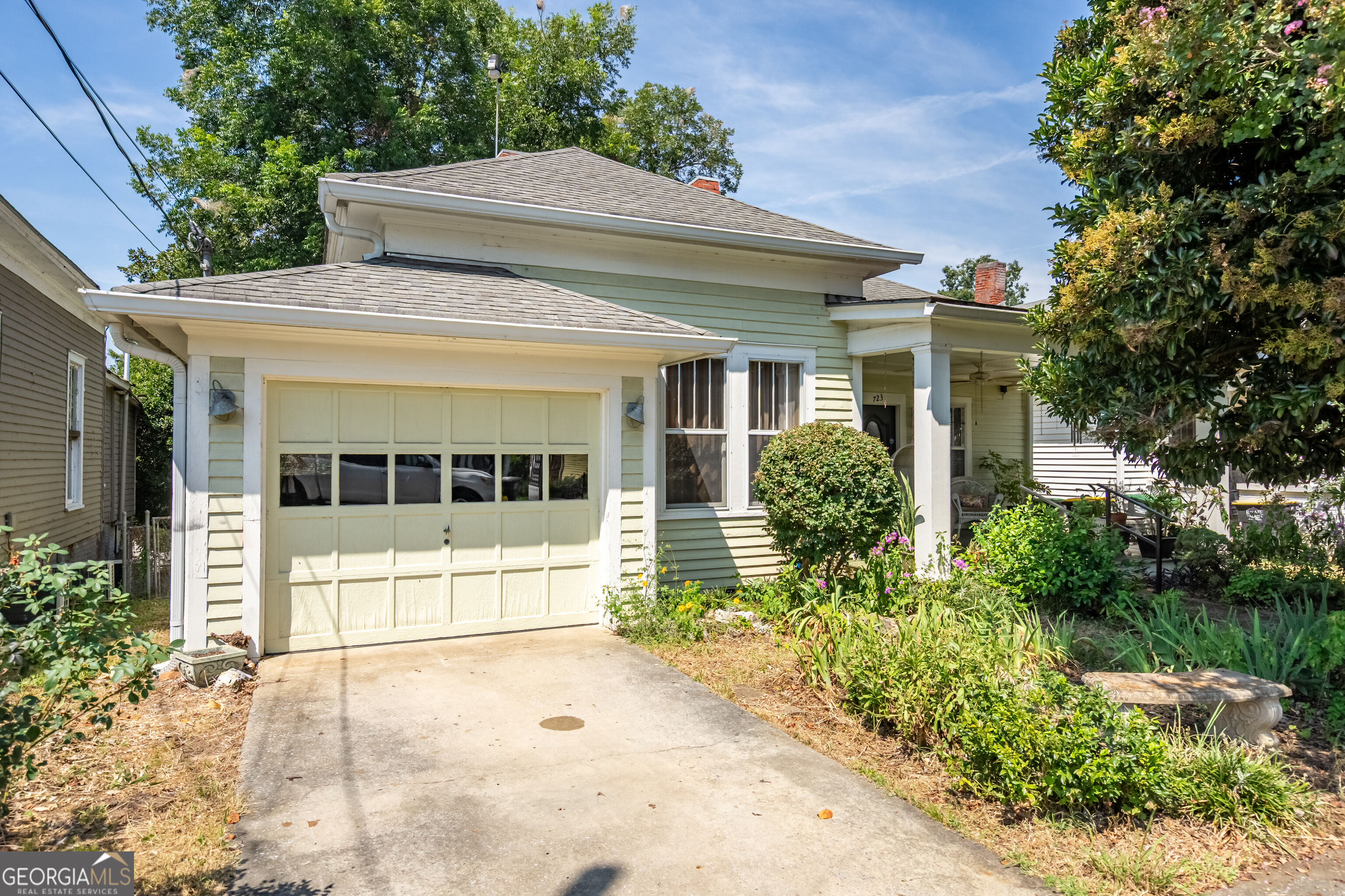 723 Avenue A Ne Property Photo 1
