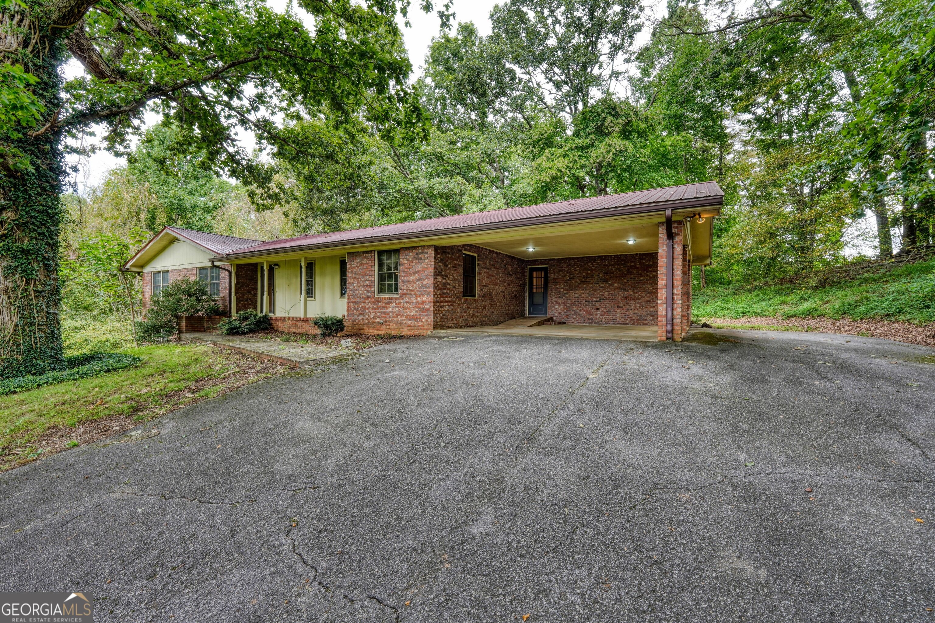 727 Bell Creek Road Property Photo 1