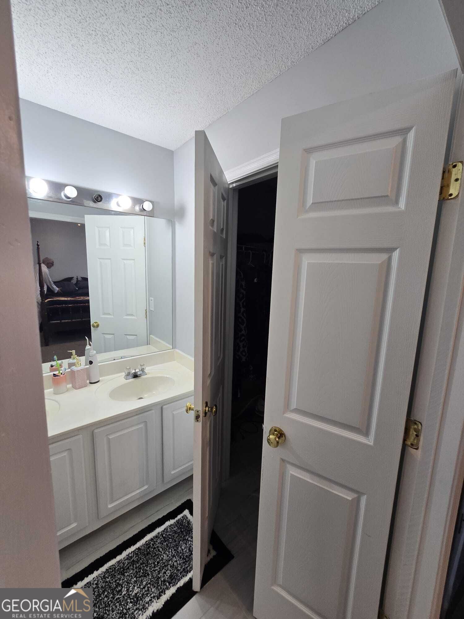 1090 Kilmington Court # 14 Property Photo 14