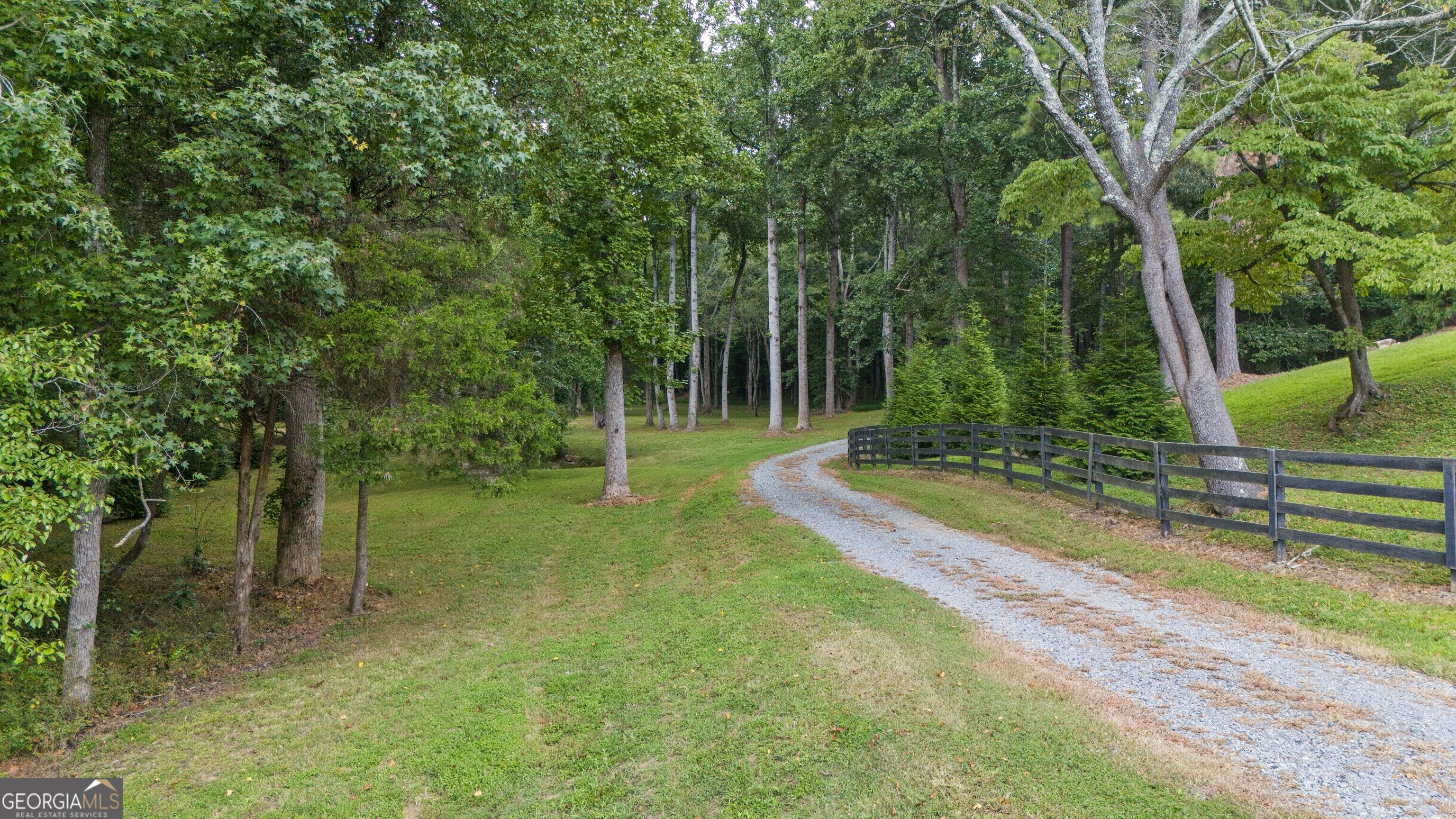 383 Liberty Grove Rd Property Photo 2