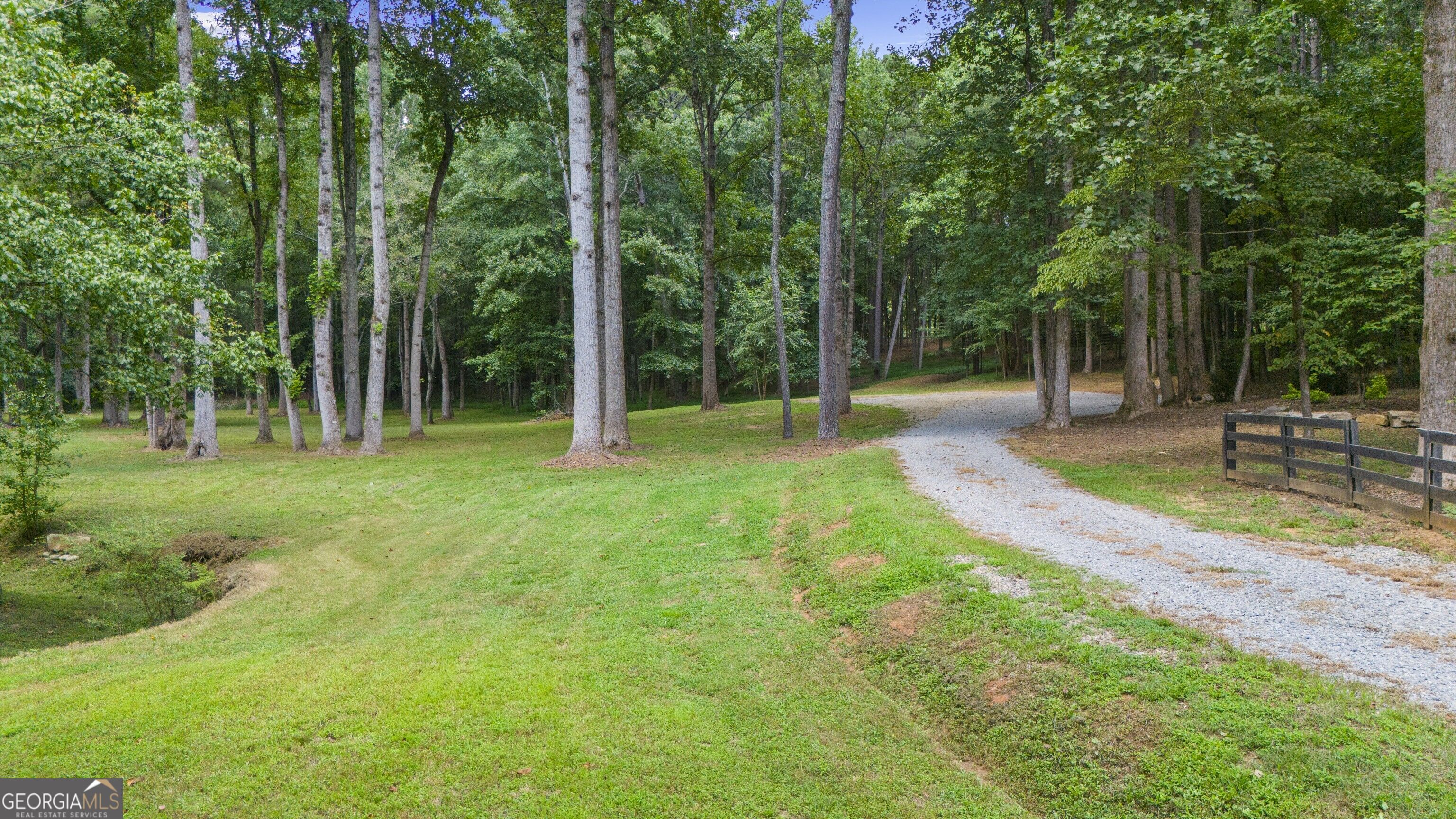 383 Liberty Grove Rd Property Photo 3