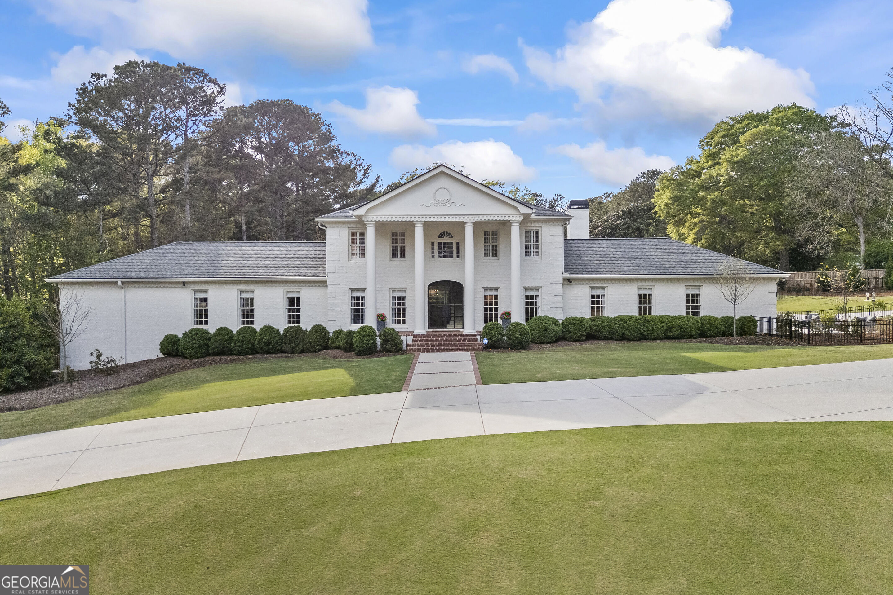 1900 Crystal Hills Drive Property Photo 1