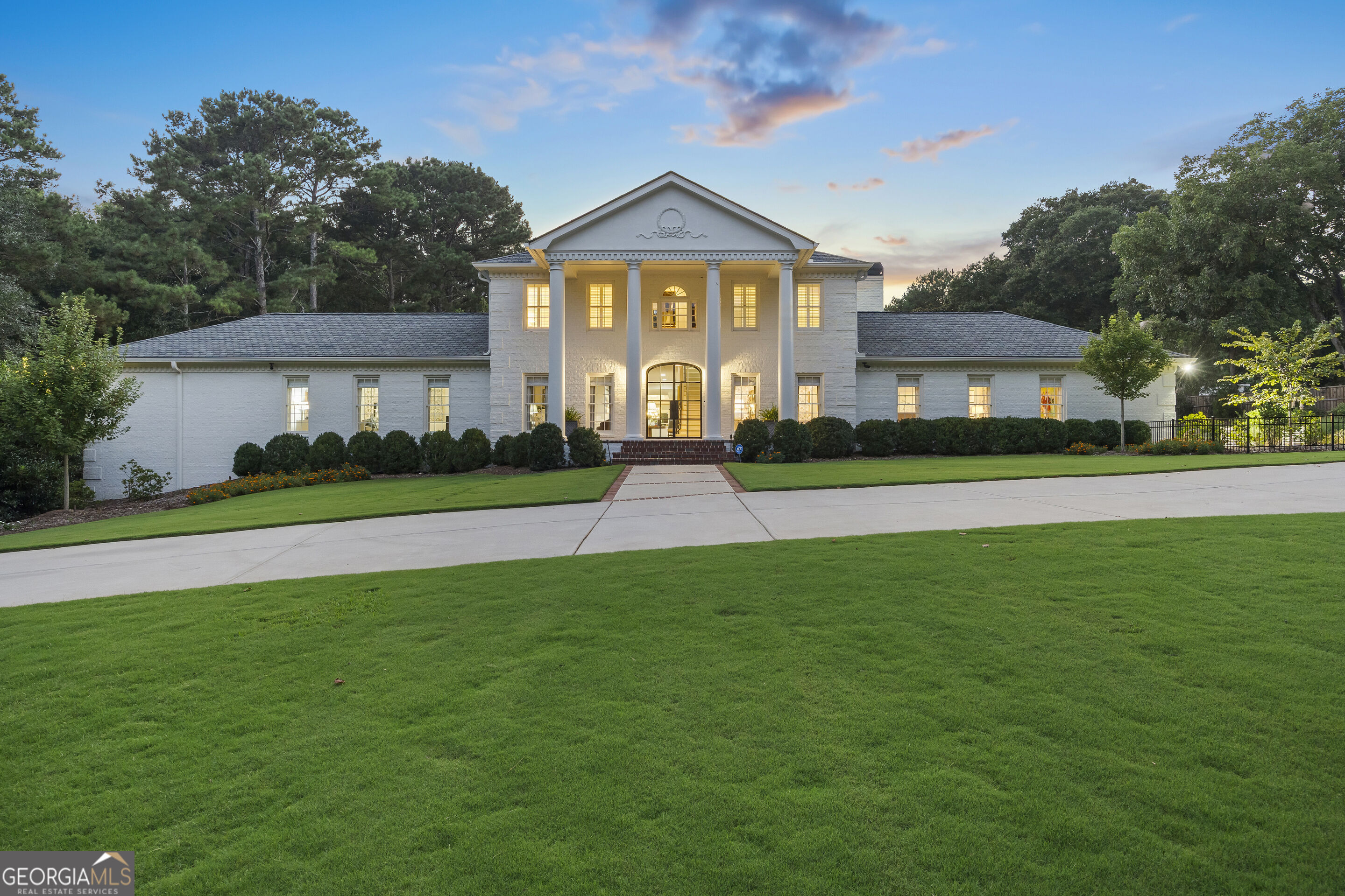 1900 Crystal Hills Drive Property Photo 1