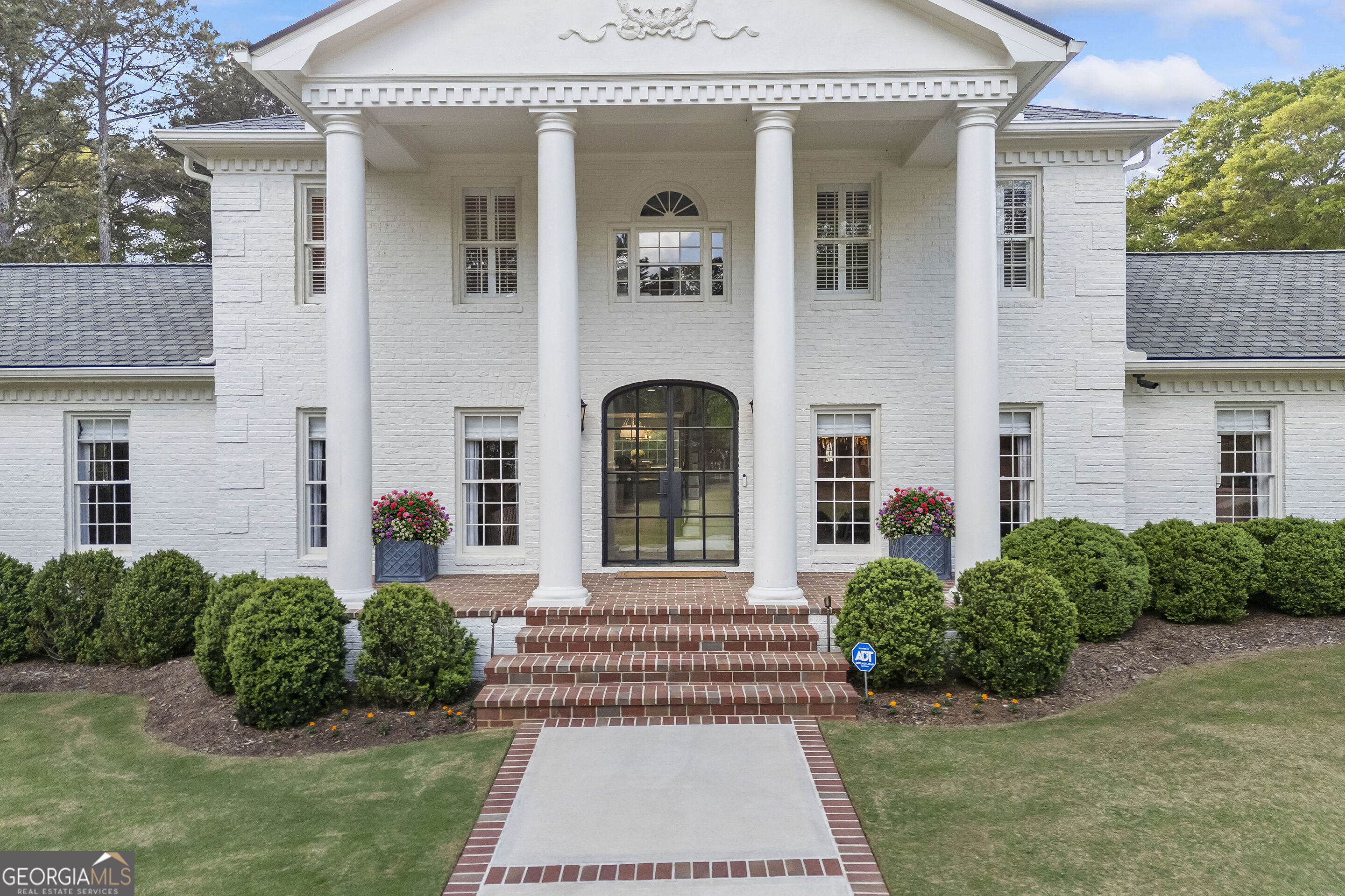 1900 Crystal Hills Drive Property Photo 4