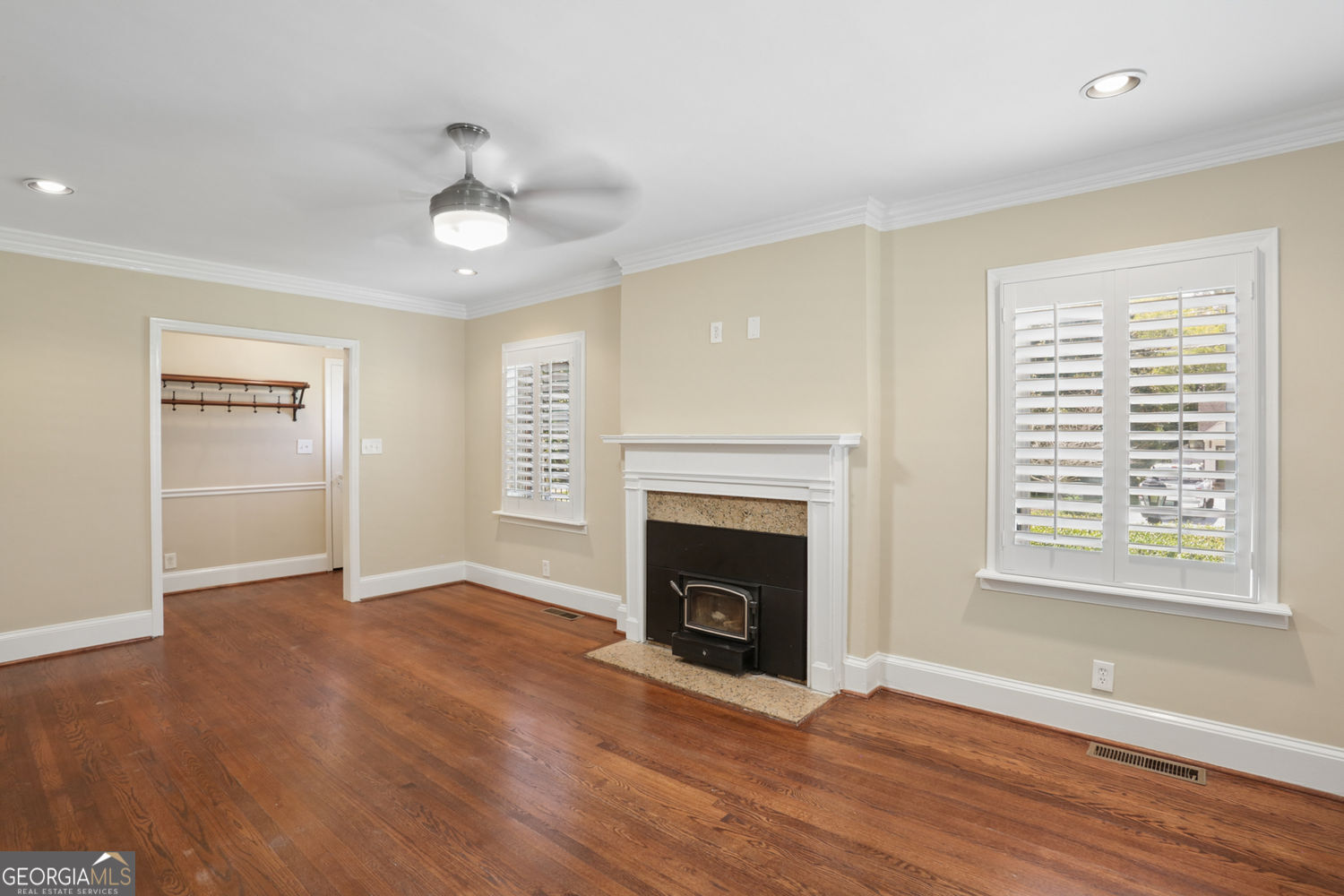 266 Midvale Drive Ne Property Photo 6
