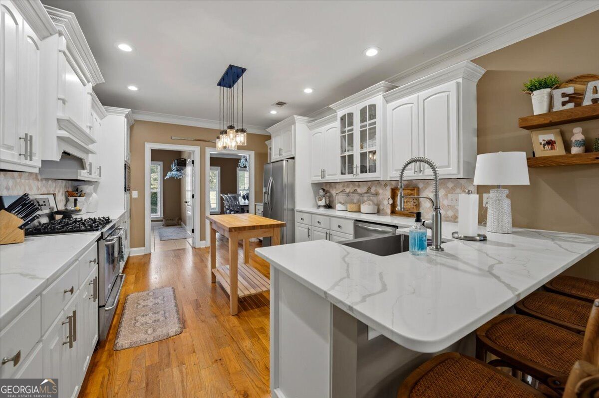 117 Lake Pointe Drive Property Photo 5