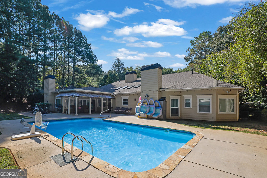 1010 Little River Way Property Photo 2