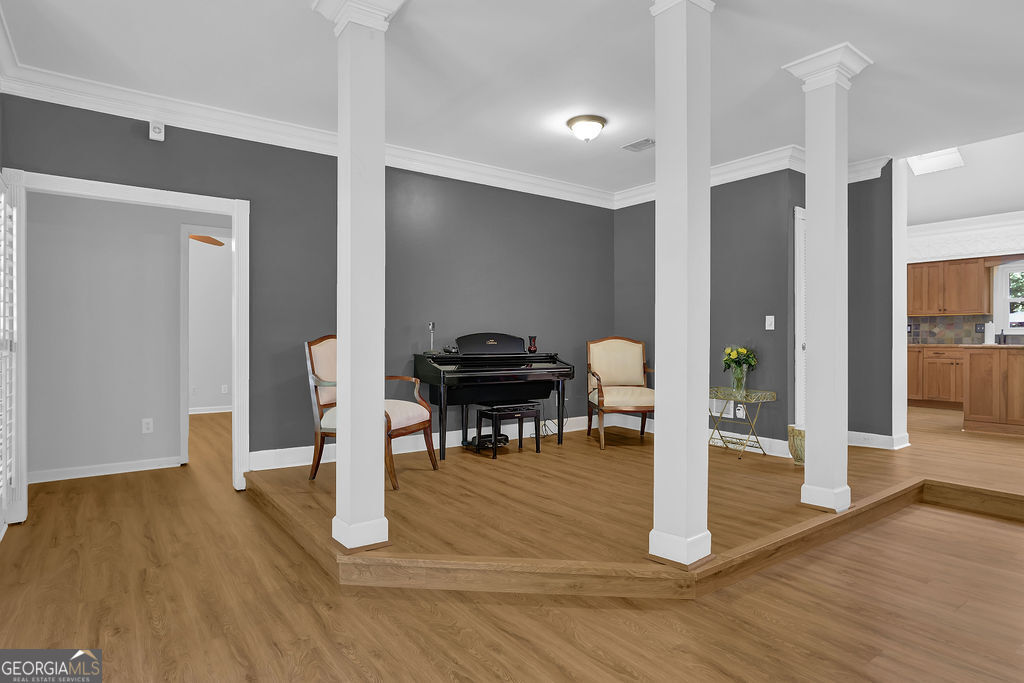 1010 Little River Way Property Photo 9