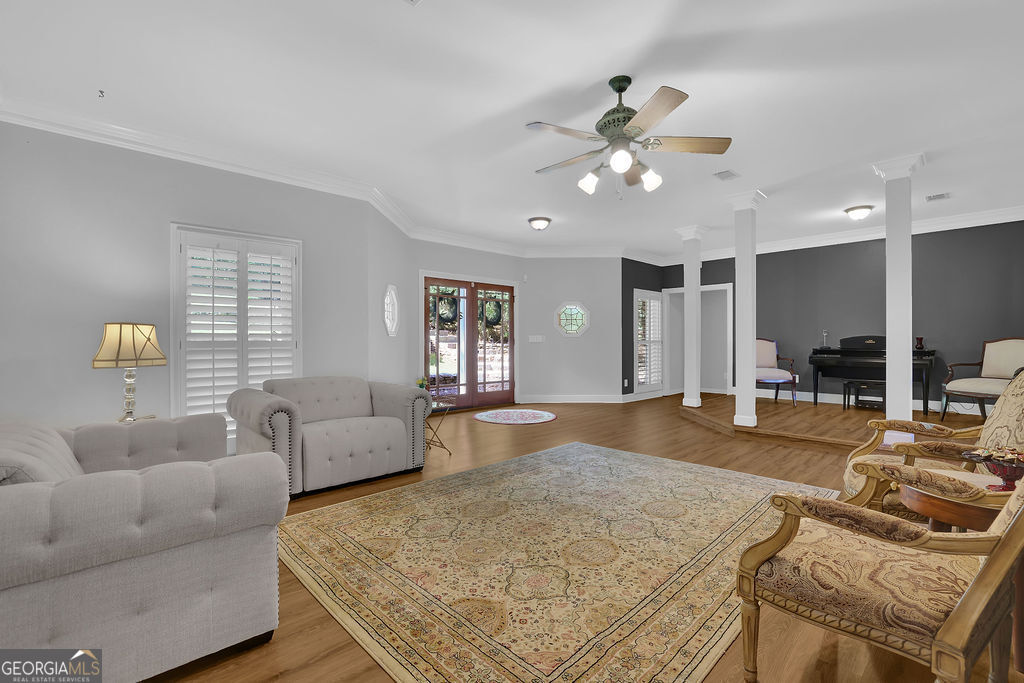 1010 Little River Way Property Photo 10