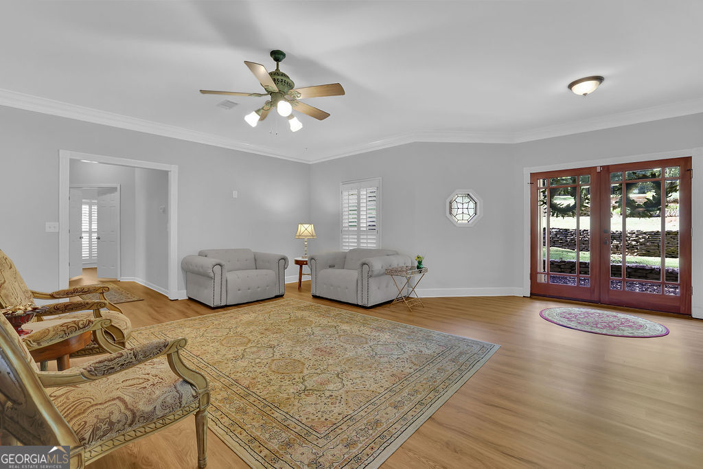 1010 Little River Way Property Photo 11
