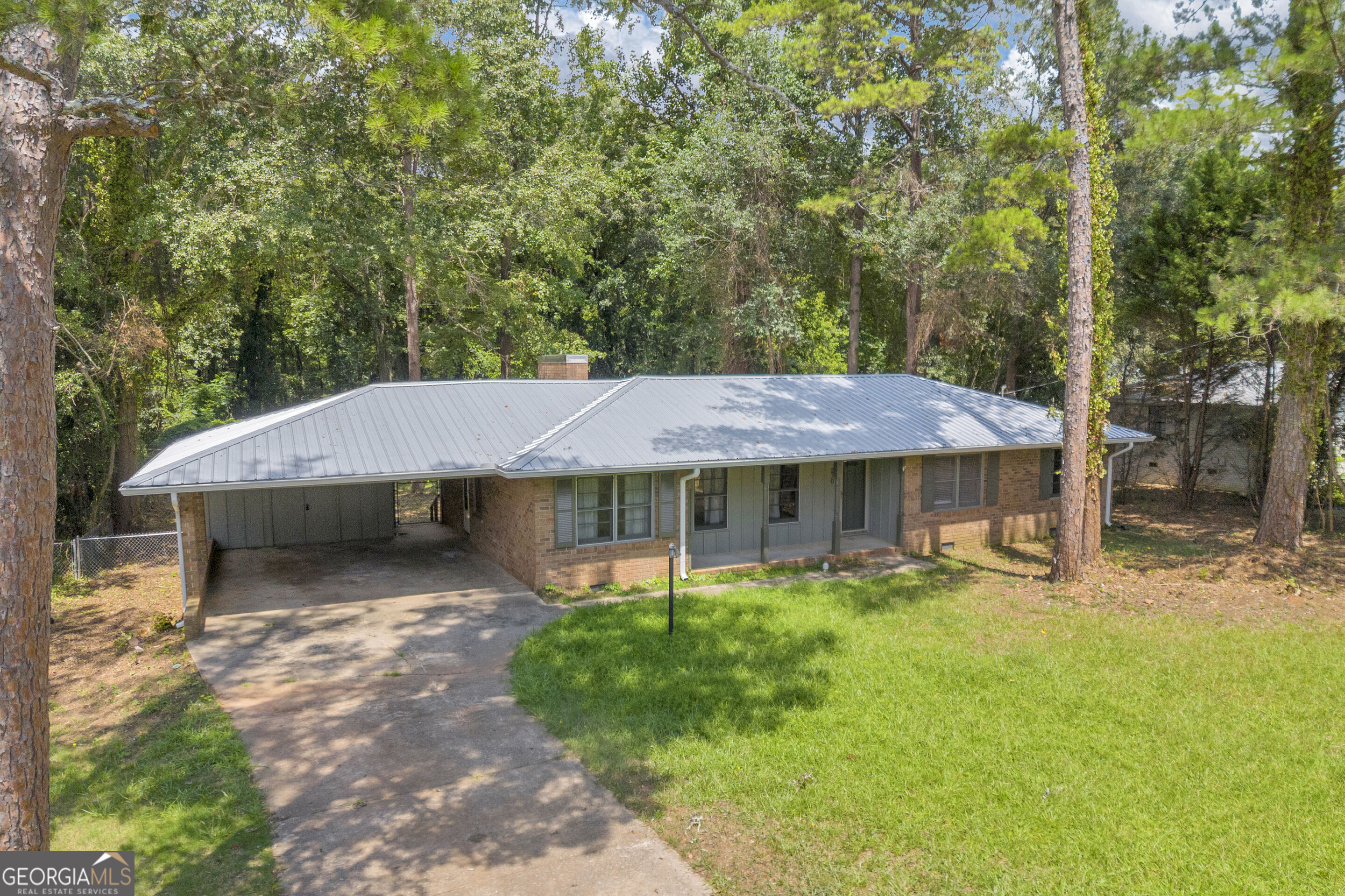 270 University Circle Property Photo 1