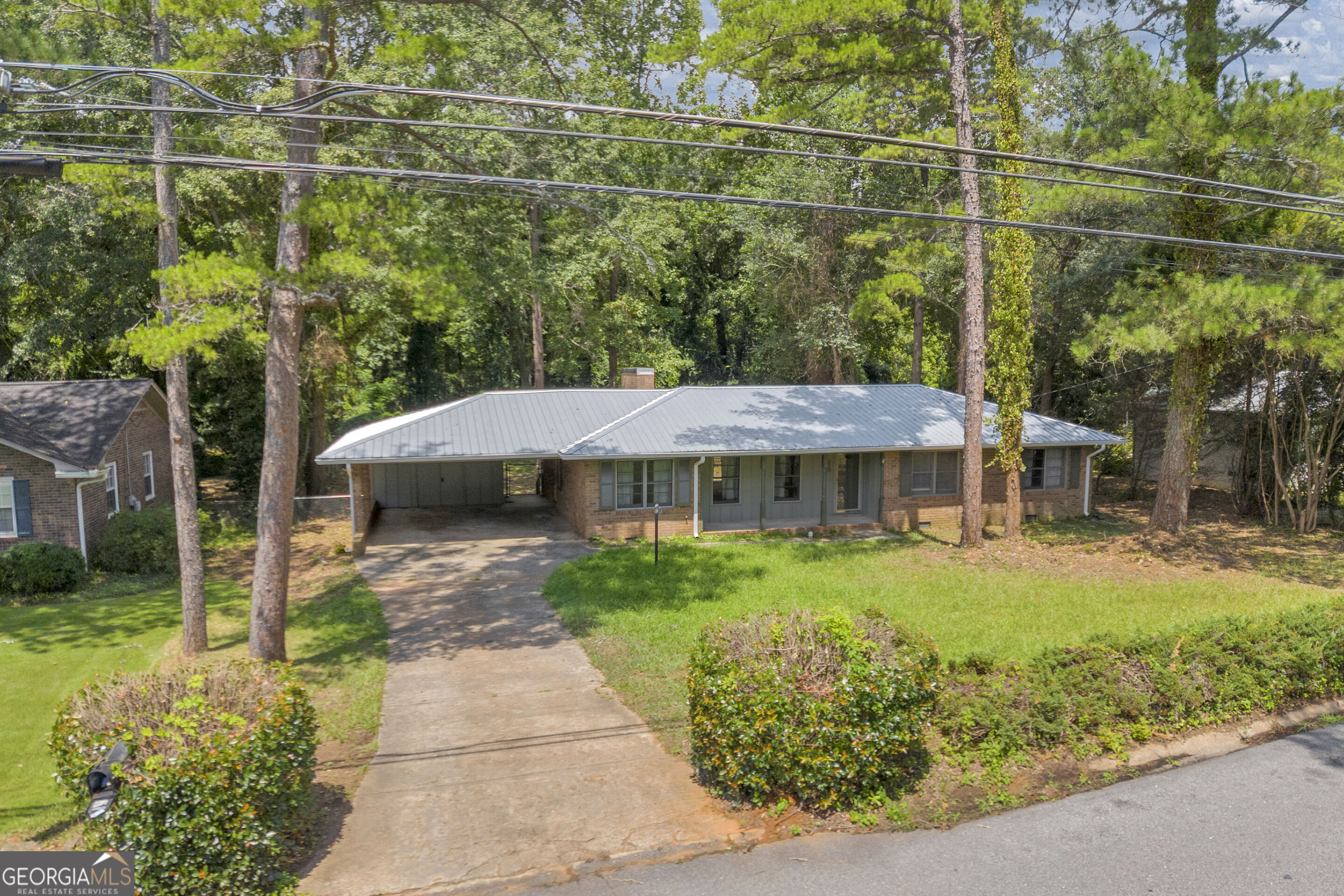 270 University Circle Property Photo 9