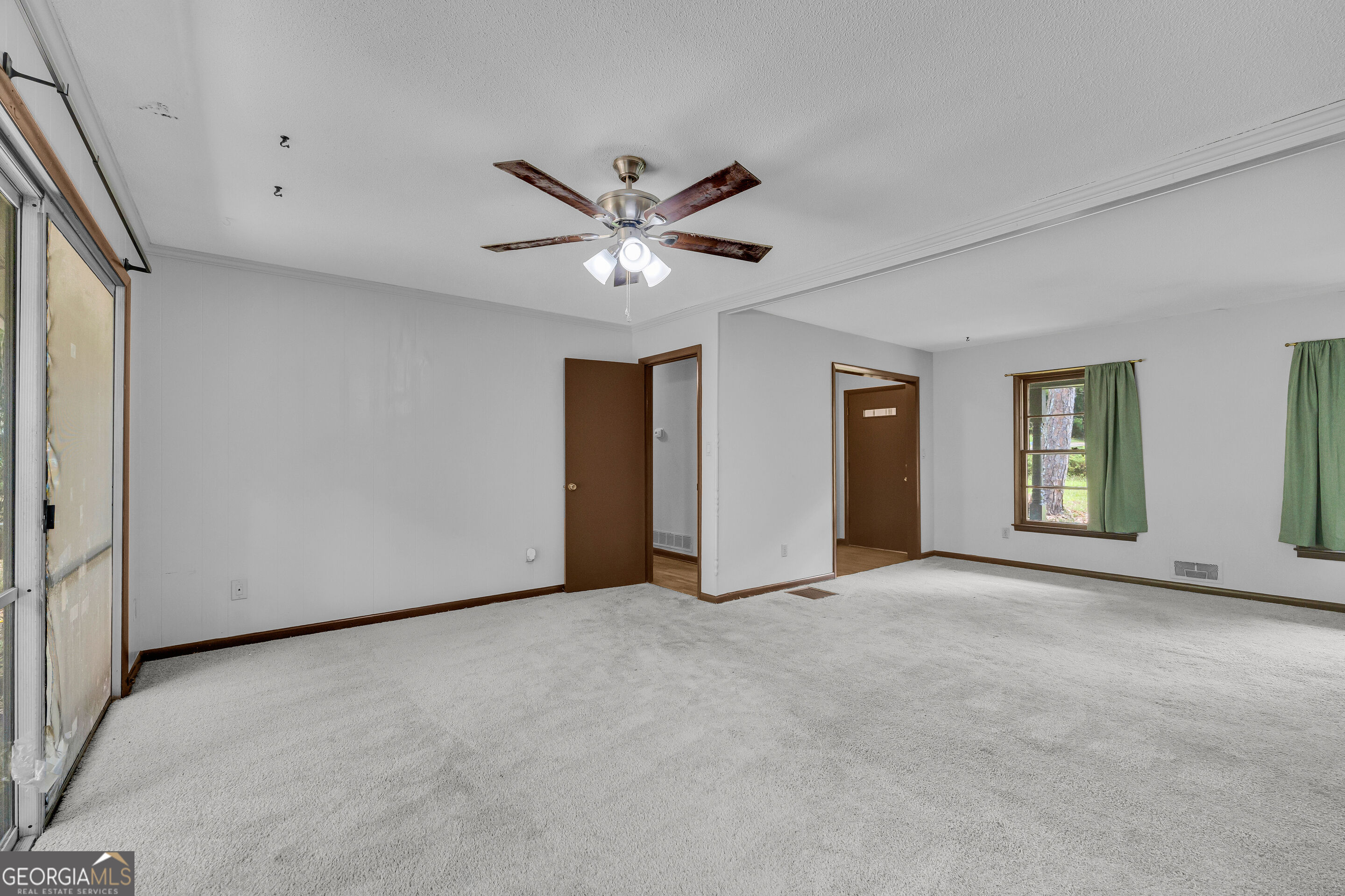 270 University Circle Property Photo 15