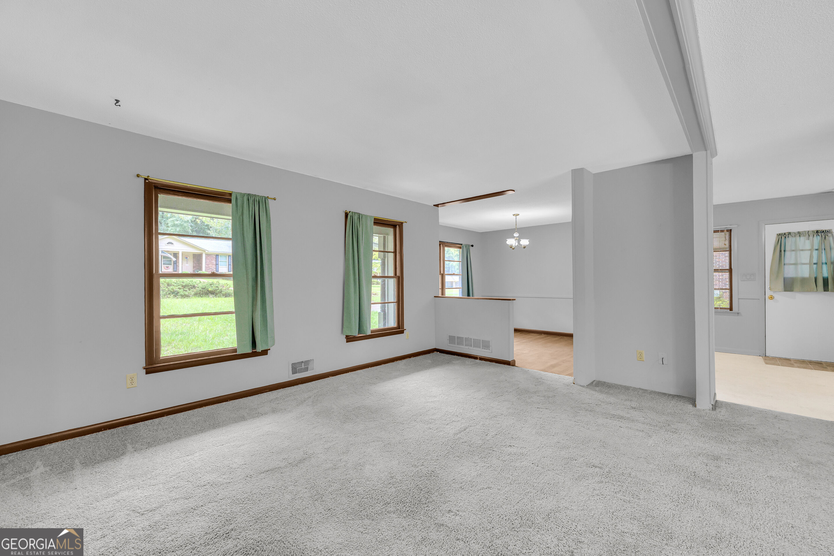 270 University Circle Property Photo 18