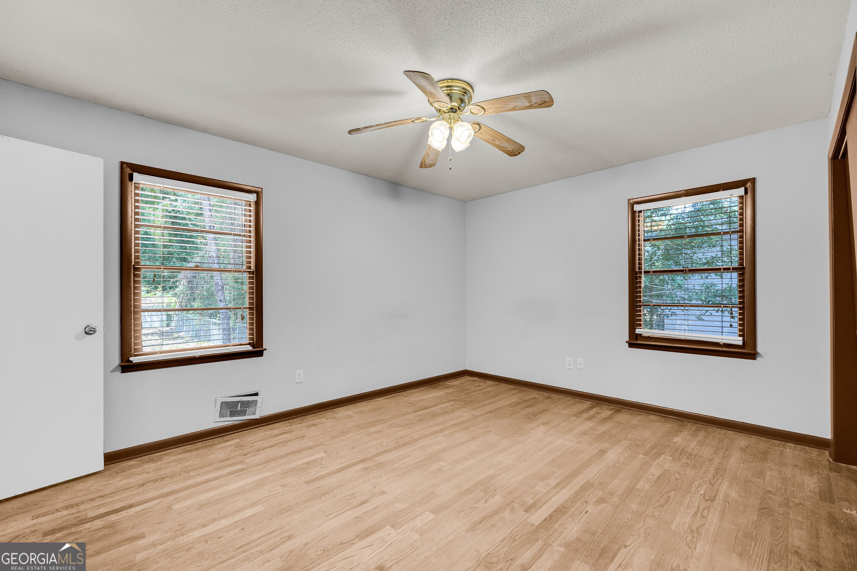 270 University Circle Property Photo 30