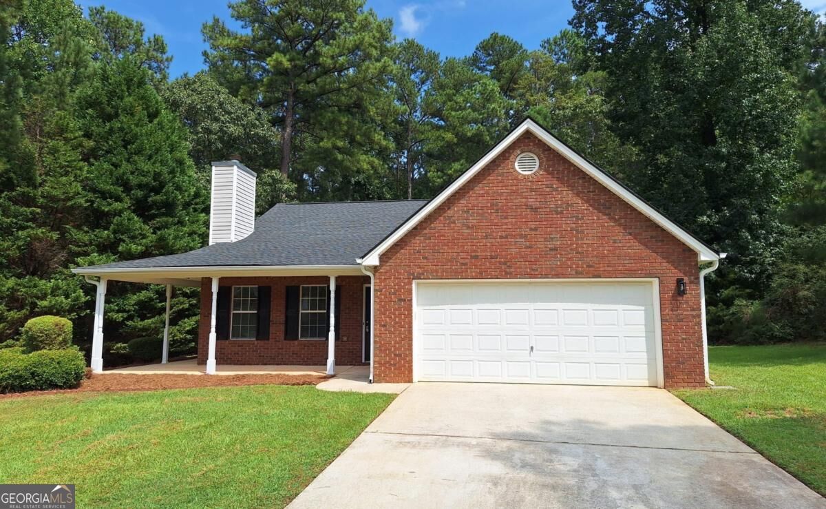 215 Oak Hill Drive Property Photo 3