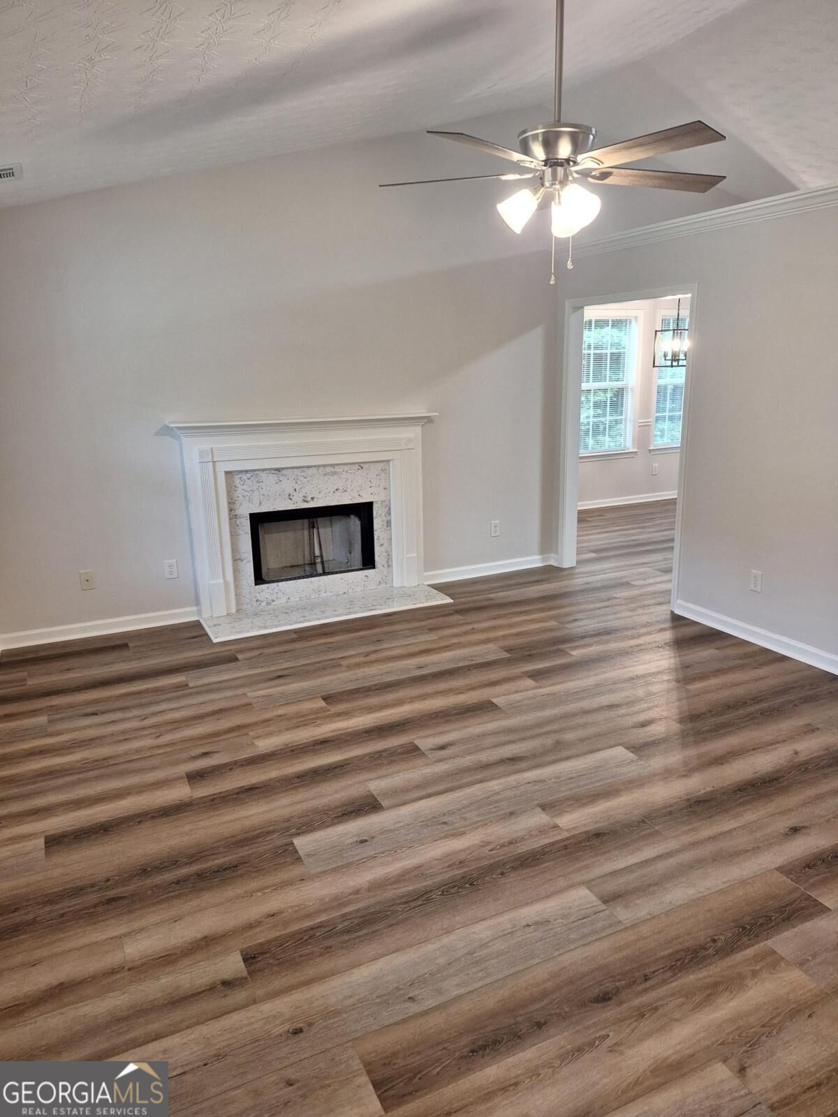 215 Oak Hill Drive Property Photo 6