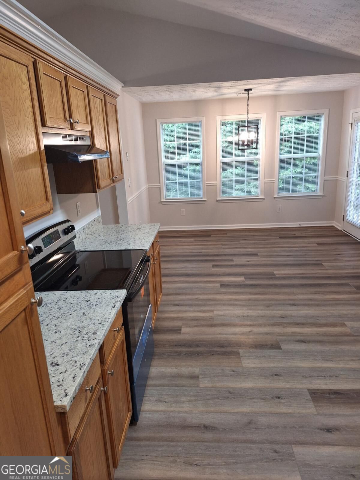 215 Oak Hill Drive Property Photo 7