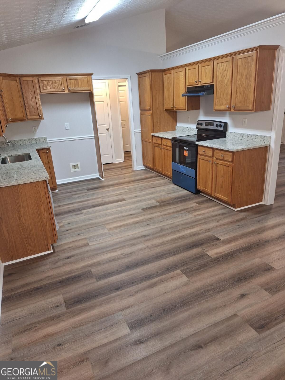 215 Oak Hill Drive Property Photo 8