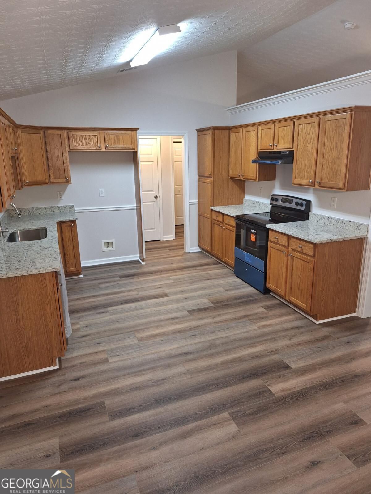 215 Oak Hill Drive Property Photo 10