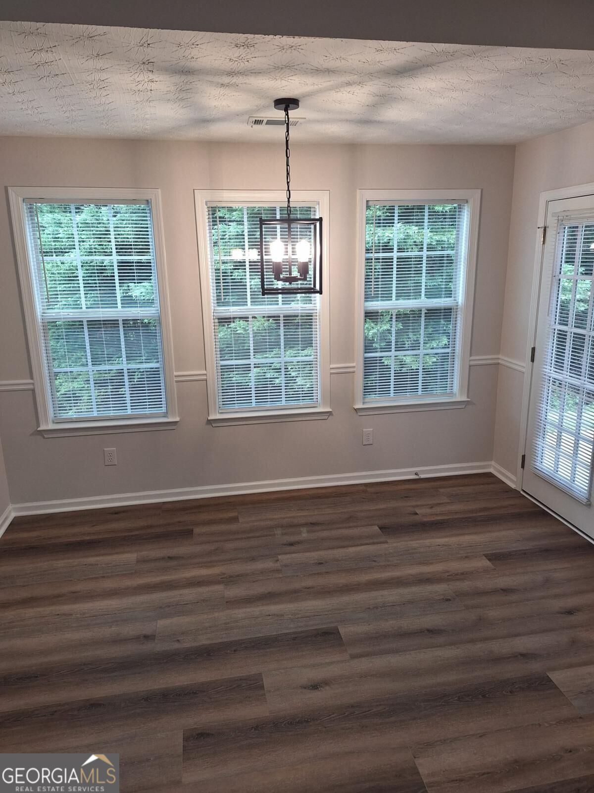 215 Oak Hill Drive Property Photo 11