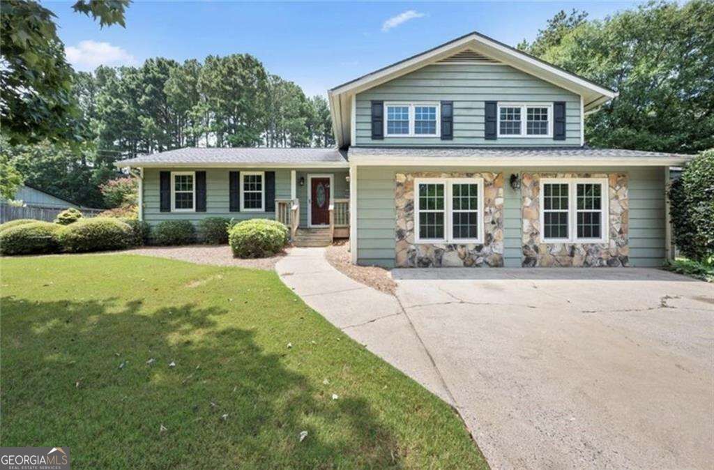 392 Heritage Lane