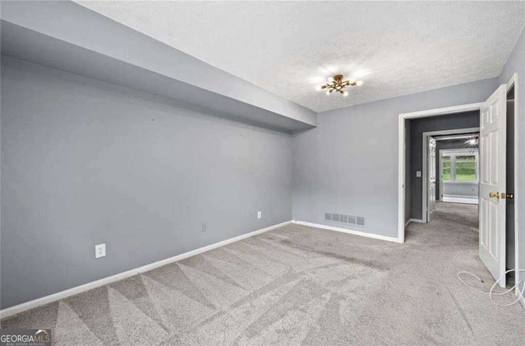 392 Heritage Lane Property Photo 30