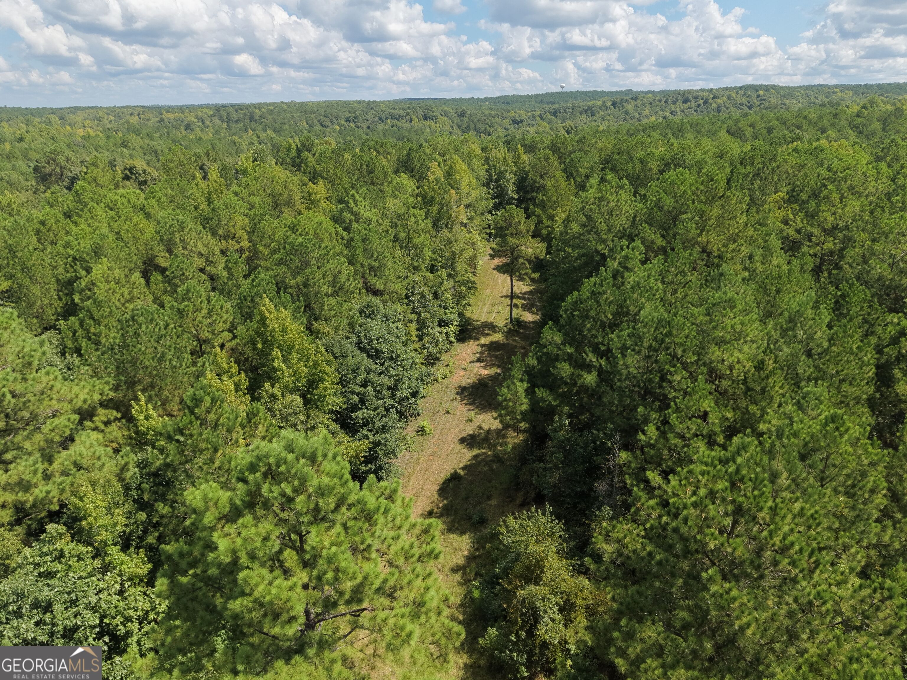 490 Sparta Highway Property Photo 1