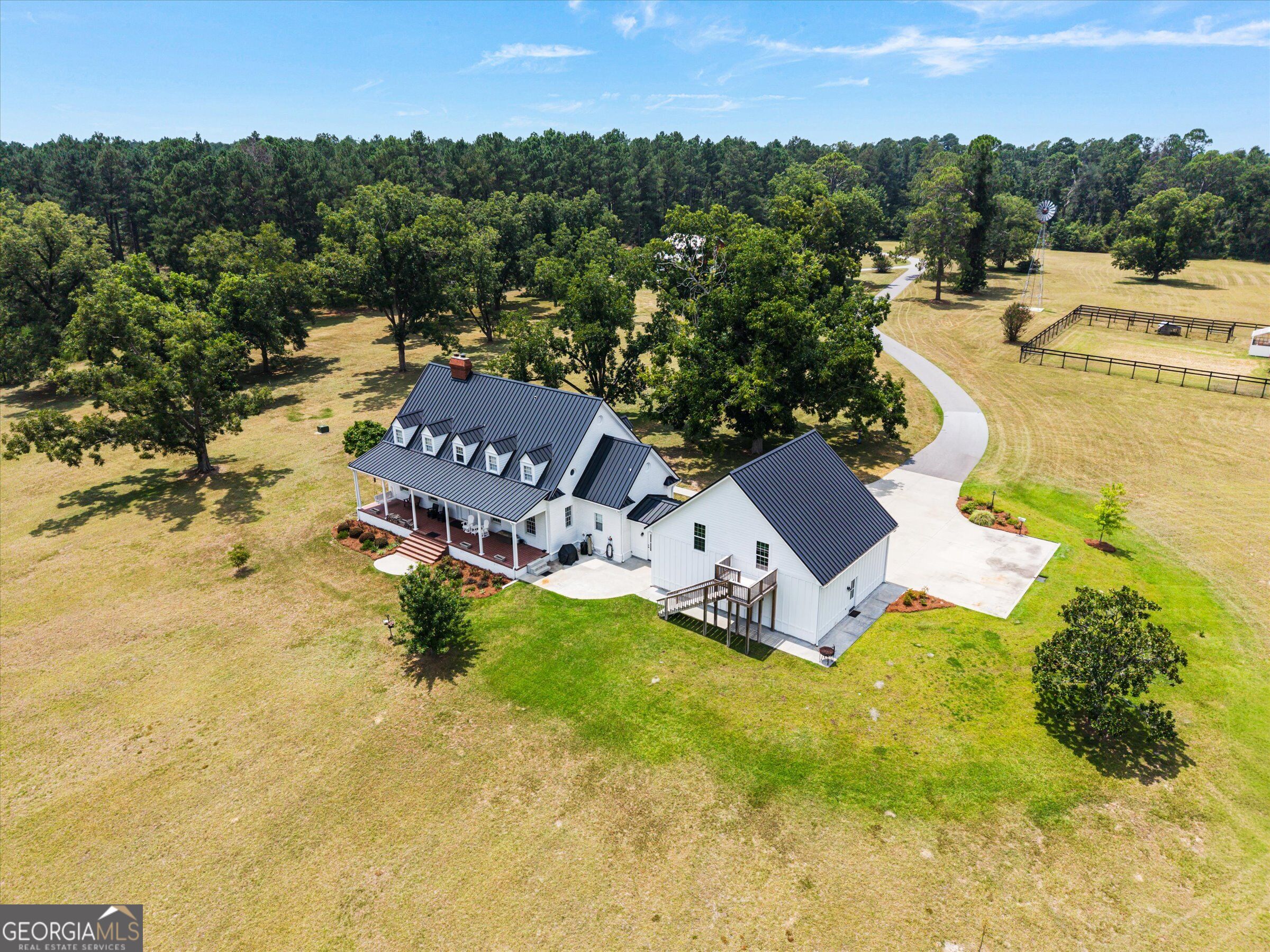 2224 Chainey Briar Rd Property Photo 6