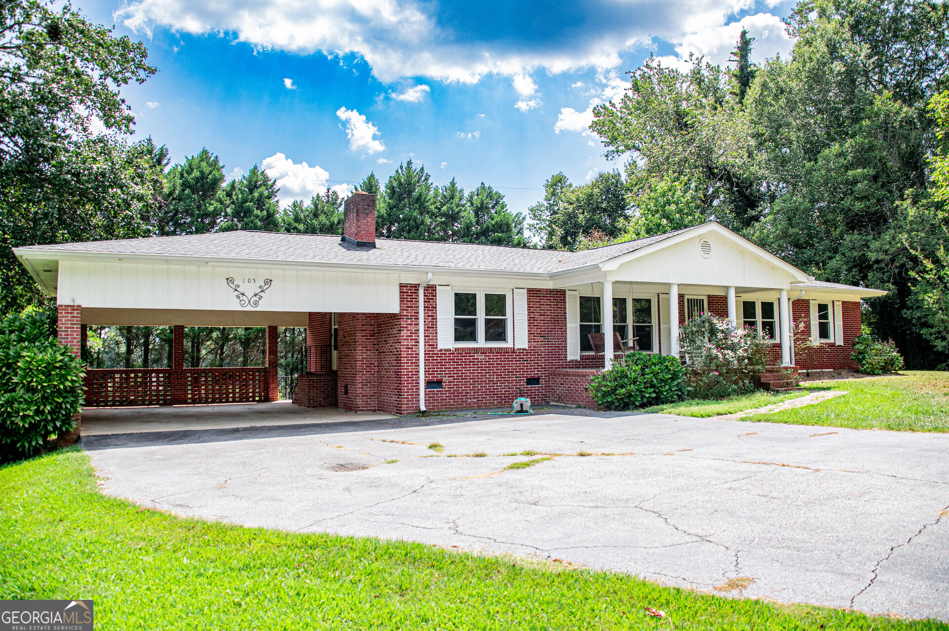 105 Sharp Drive Property Photo 1