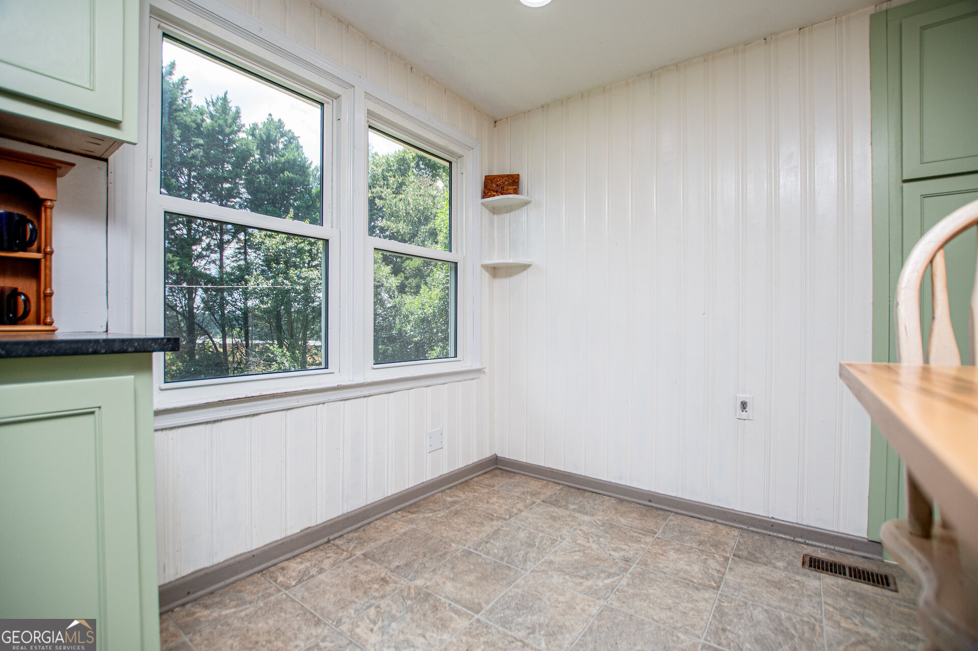105 Sharp Drive Property Photo 12