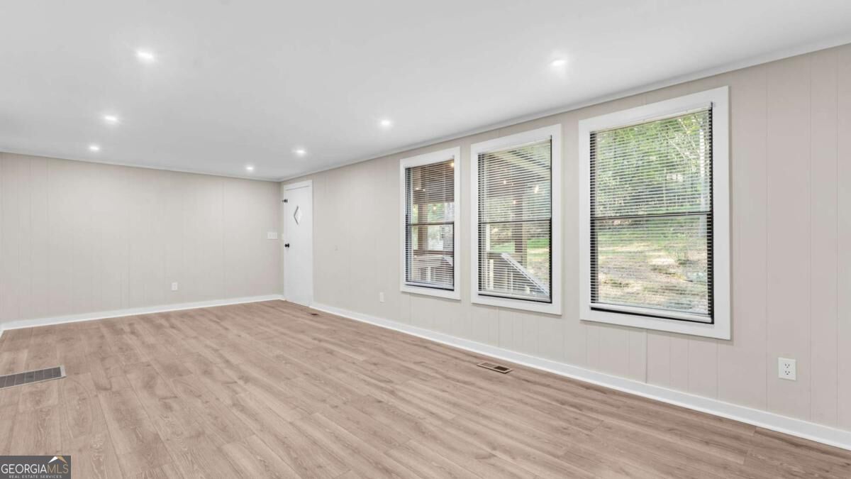 3068 Pierce Road Property Photo 6