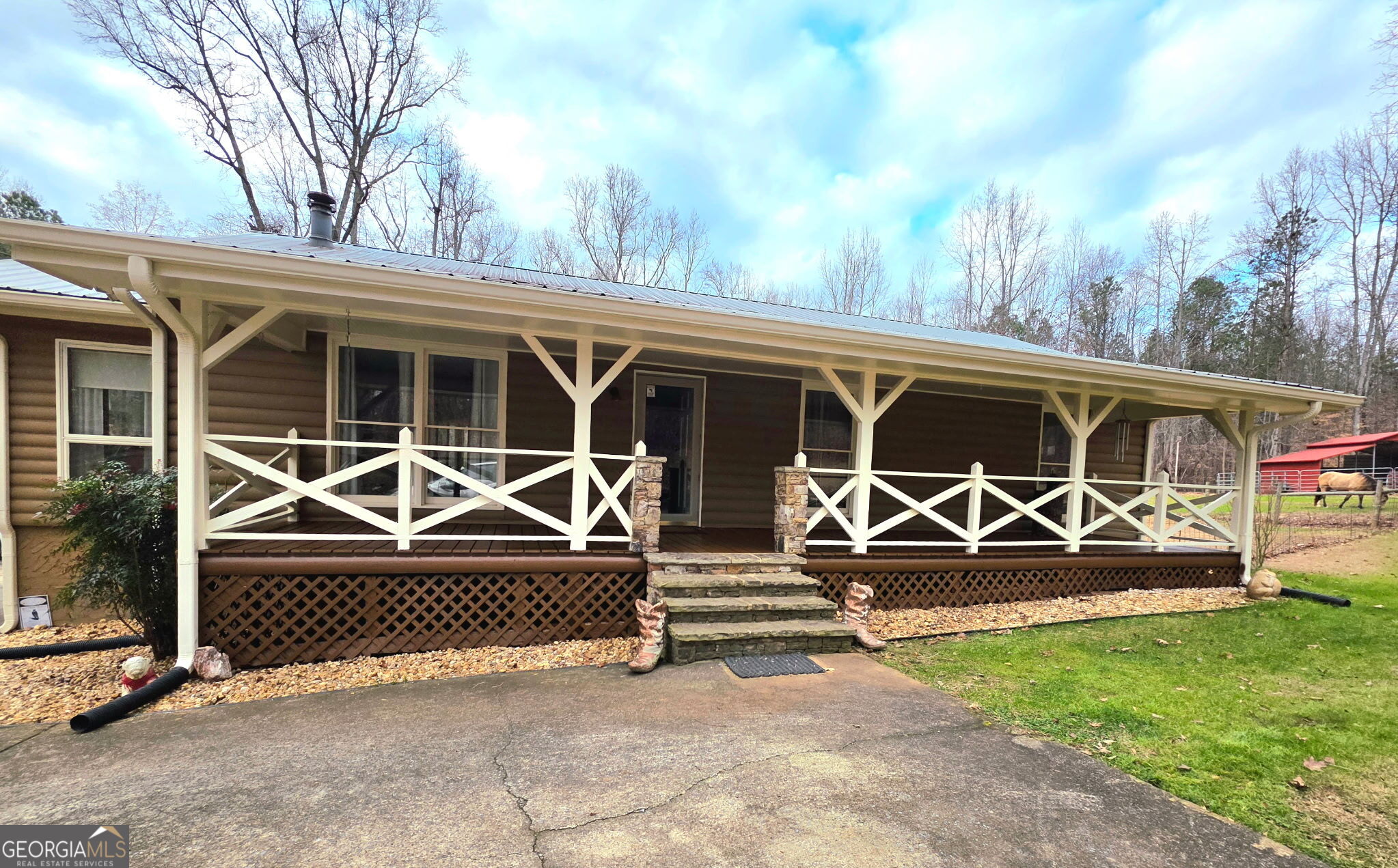 403 N Stringer Road Property Photo 1