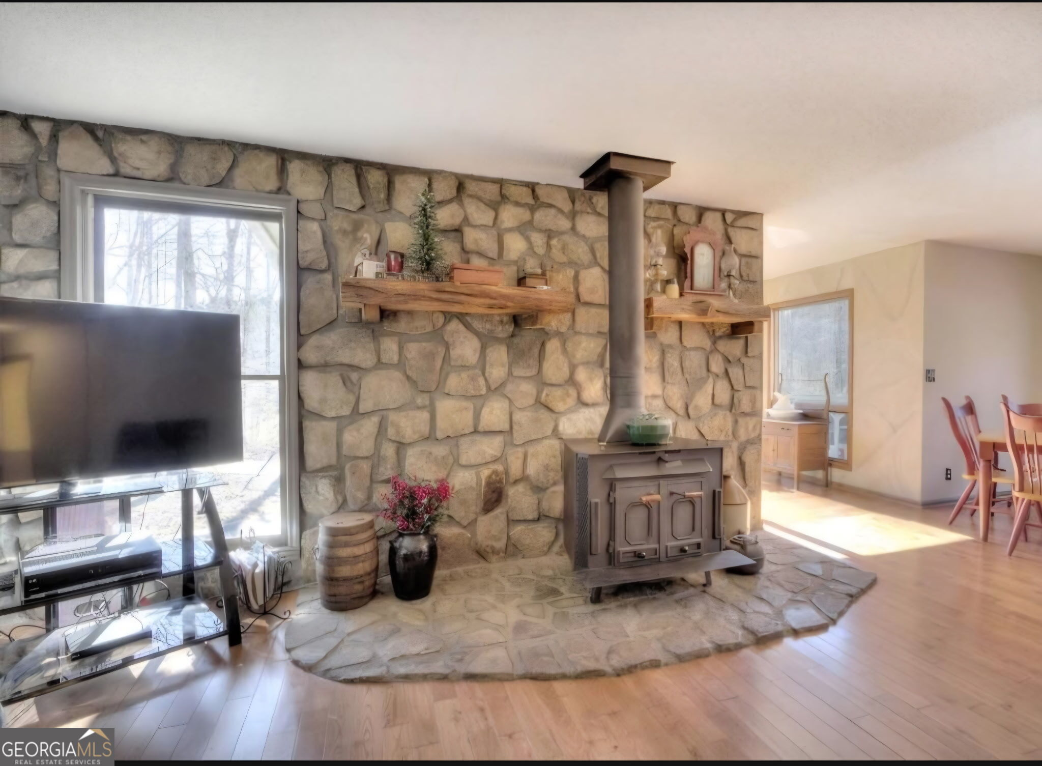 403 N Stringer Road Property Photo 6