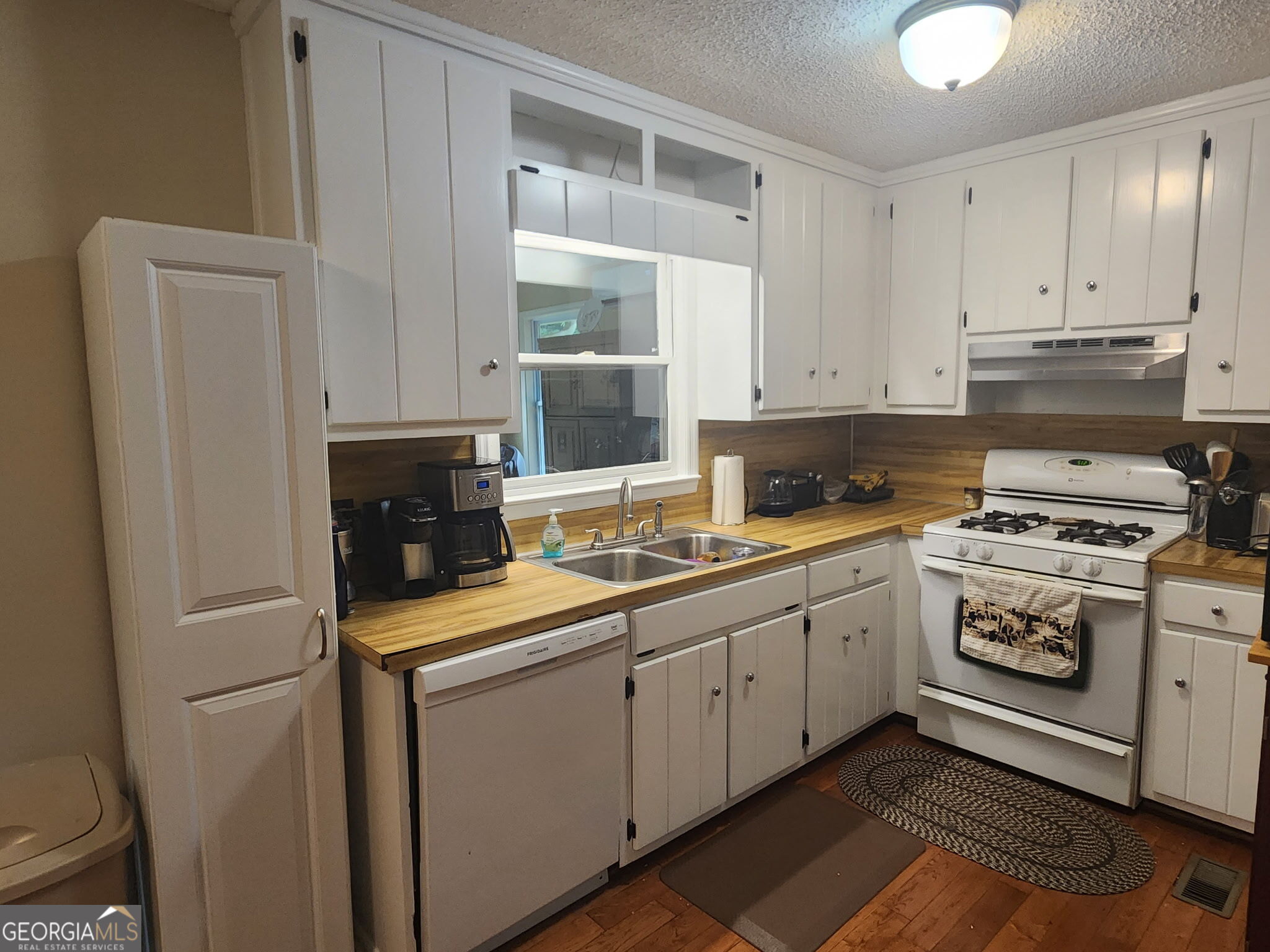 403 N Stringer Road Property Photo 15