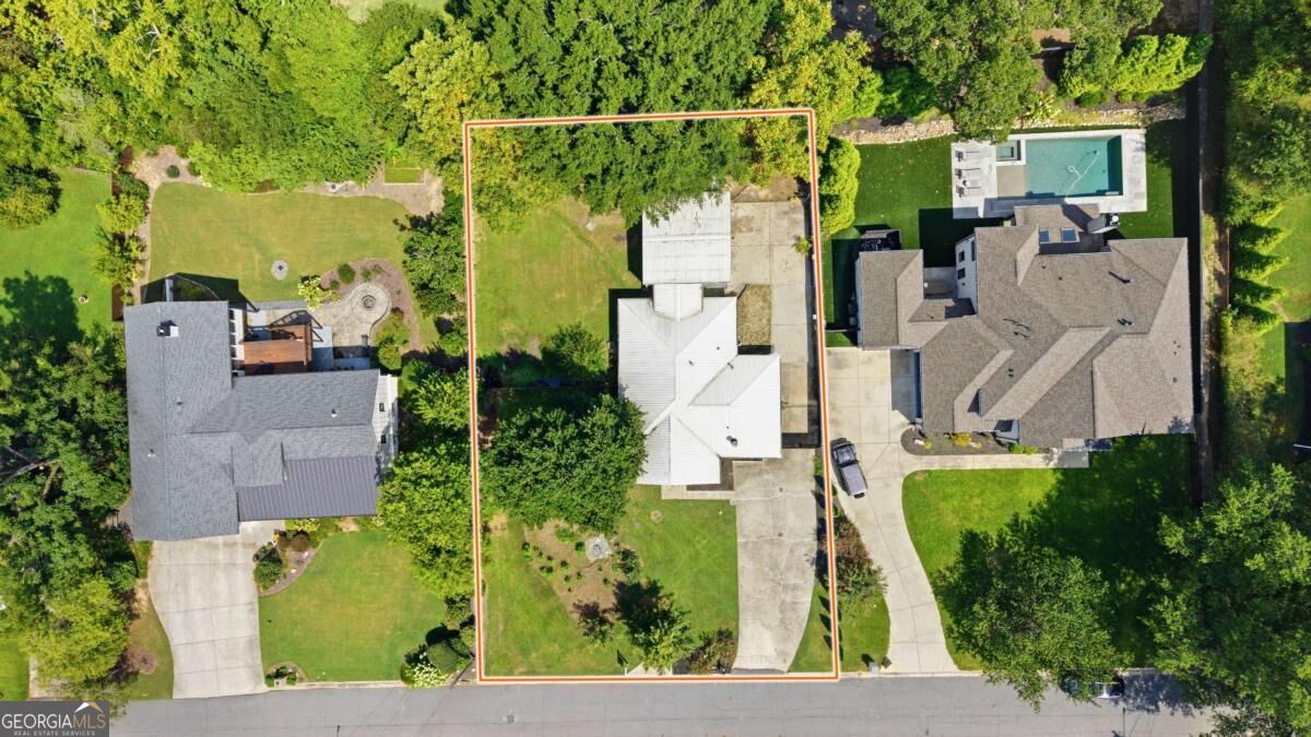 211 Brooke Drive Property Photo 5