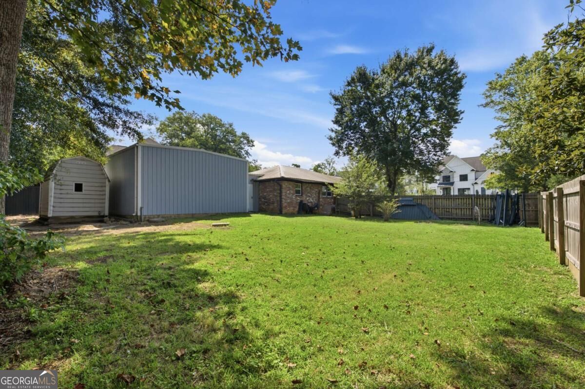 211 Brooke Drive Property Photo 7