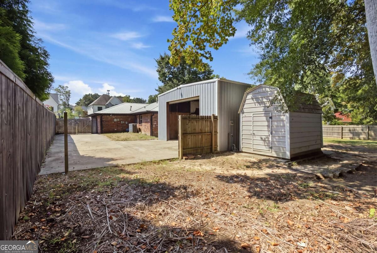 211 Brooke Drive Property Photo 11