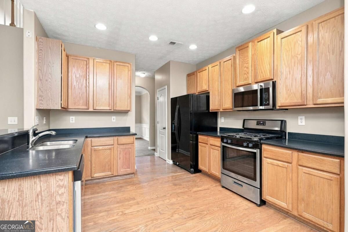 75 Greenland Drive Property Photo 4