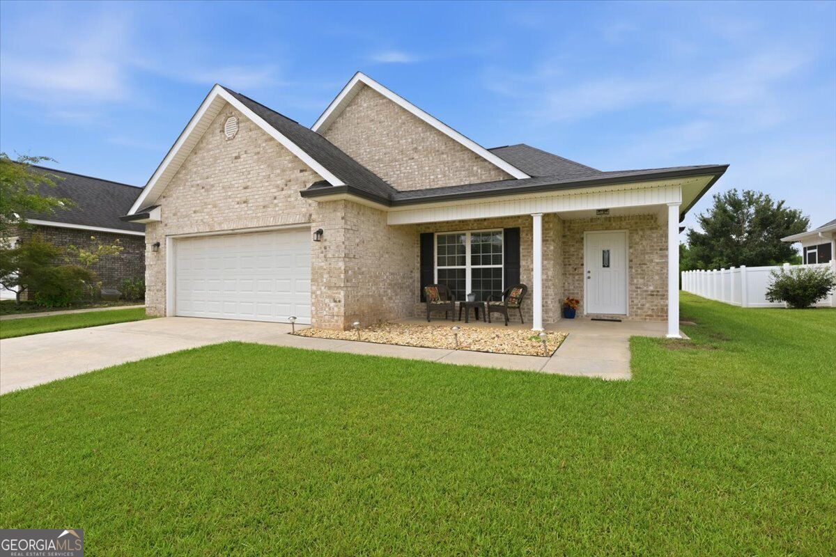 305 Lamplight Drive Property Photo 1