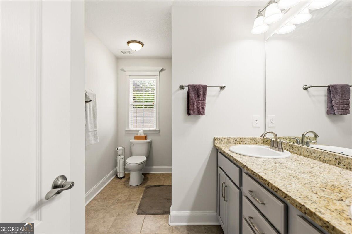 305 Lamplight Drive Property Photo 16