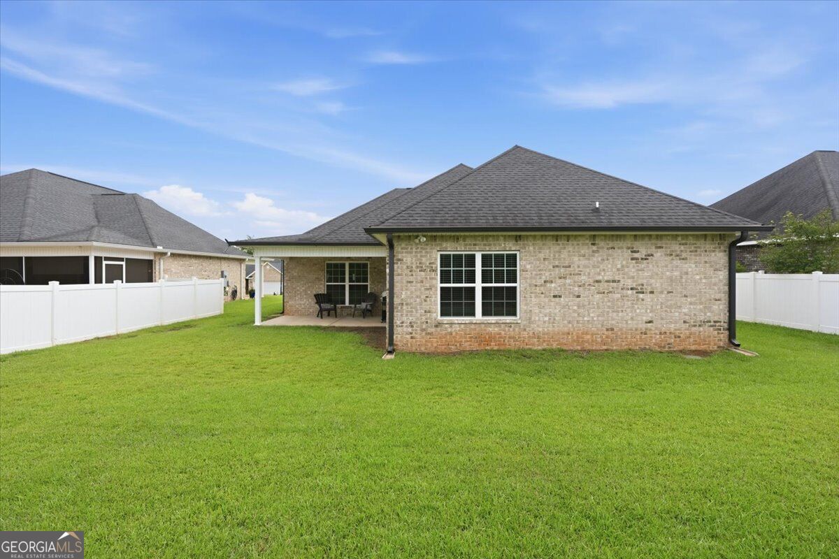 305 Lamplight Drive Property Photo 28