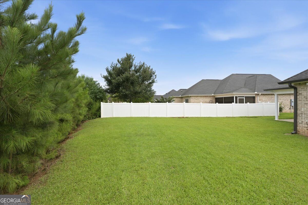 305 Lamplight Drive Property Photo 30