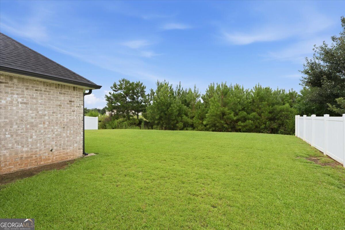 305 Lamplight Drive Property Photo 31