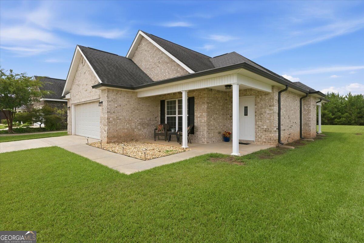 305 Lamplight Drive Property Photo 32