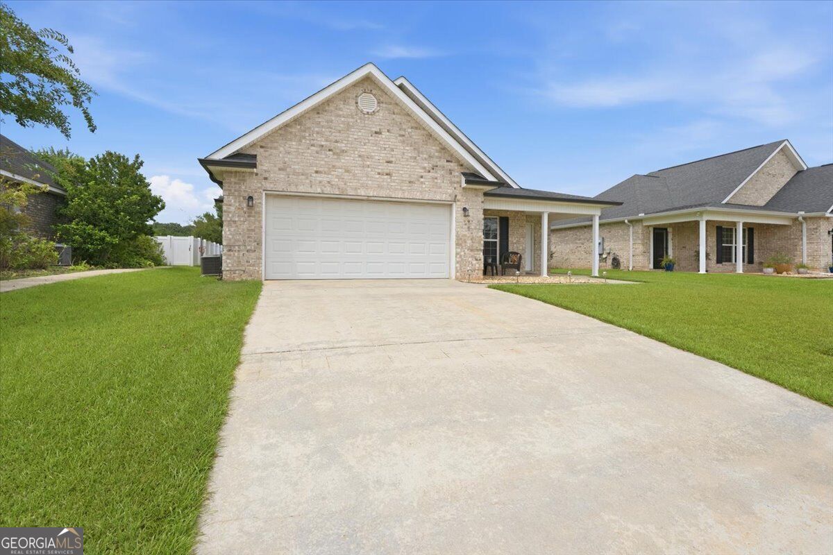 305 Lamplight Drive Property Photo 34