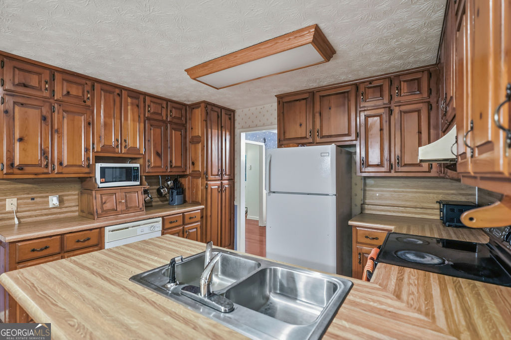 75 Slades Mill Road Property Photo 10