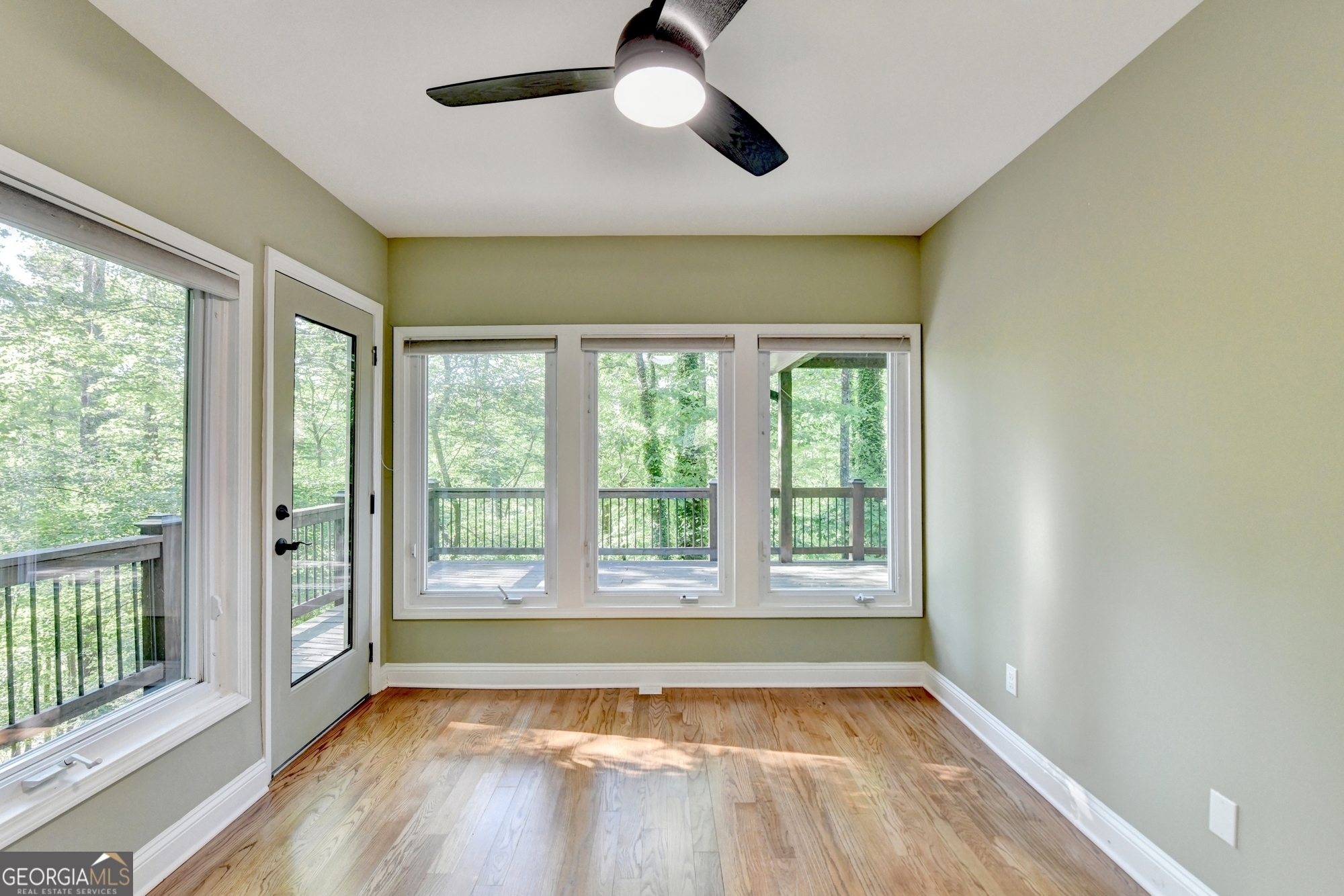 975 Timber Lake Trail Property Photo 11