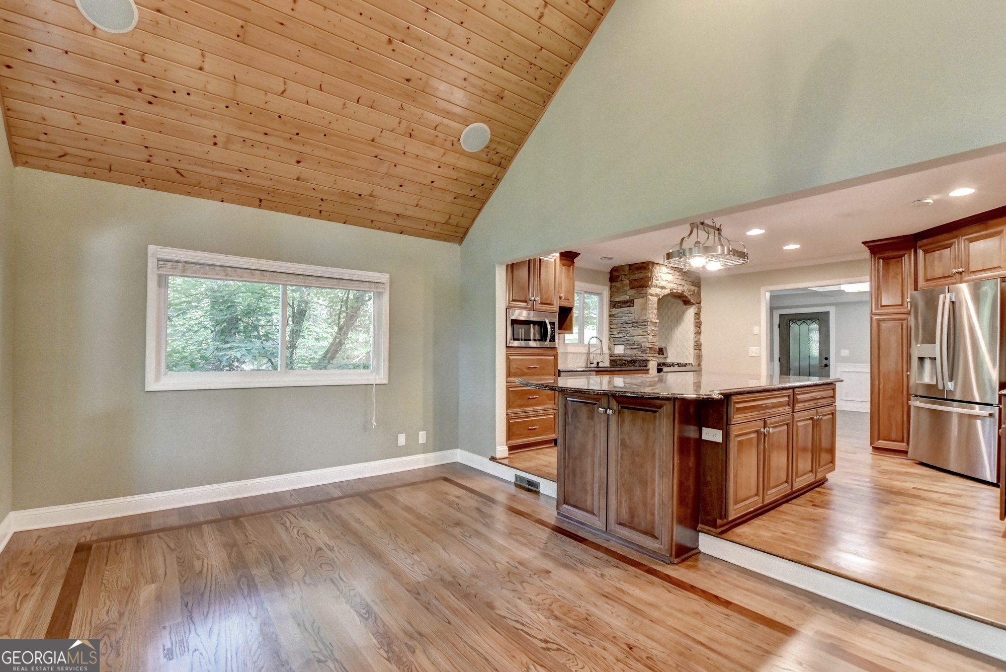 975 Timber Lake Trail Property Photo 15